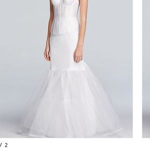 David’s Bridal A-Line/Fit and Flare Slip. Size Large.